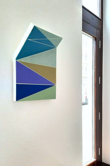 Christian Eder, o.T. (Knick), 2026, oil on wood, 40 x 30 x 18 cm, unique